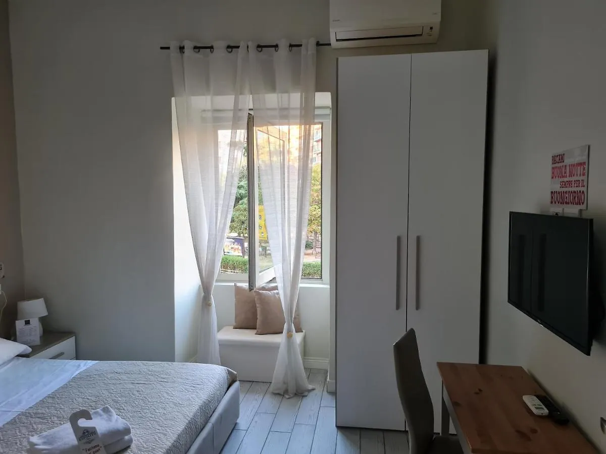 Esposito Plaza- Rooms & Suite Naples Guest house