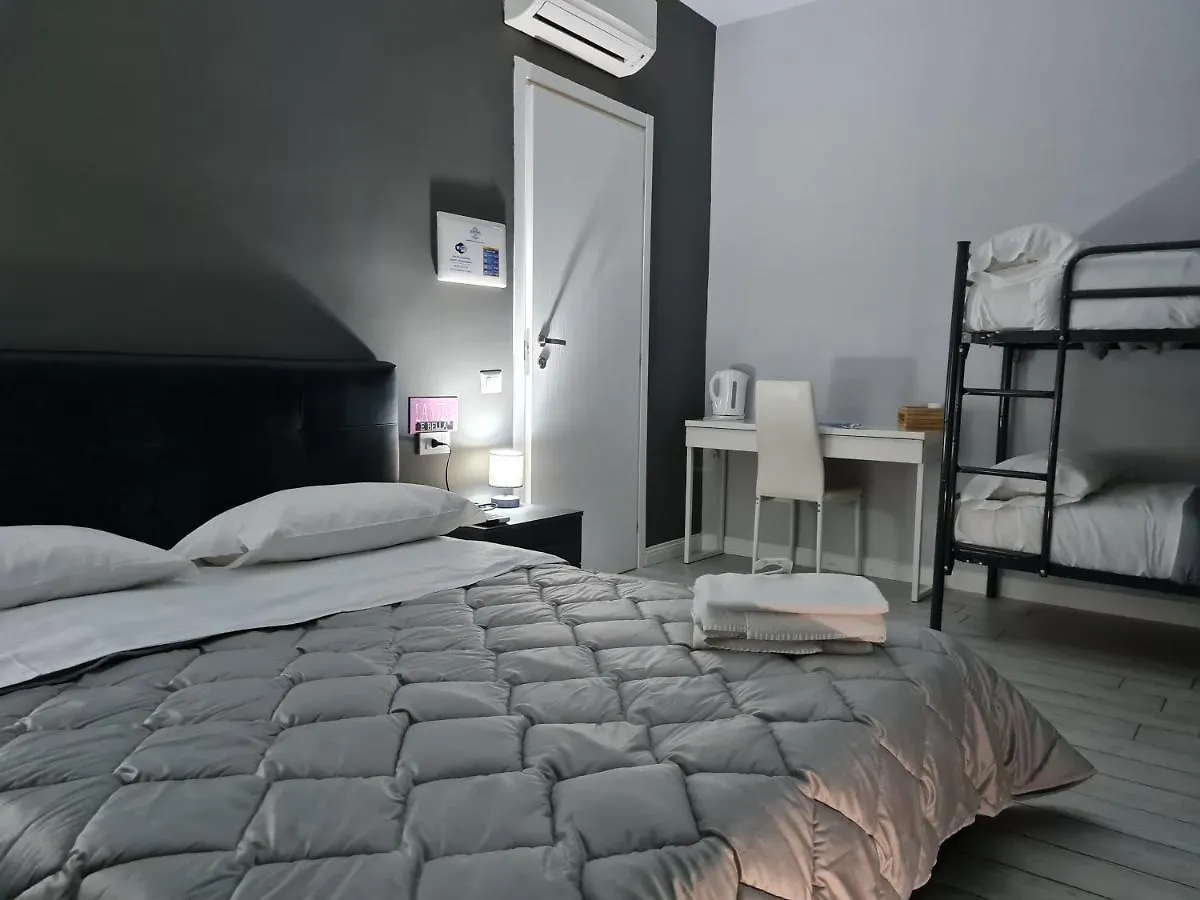 Esposito Plaza- Rooms & Suite Naples 0*,  Italy