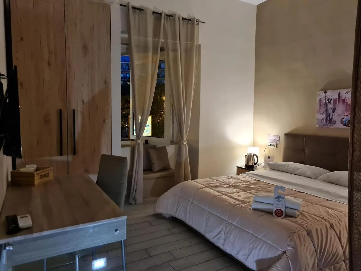 Esposito Plaza- Rooms & Suite Naples Guest house
