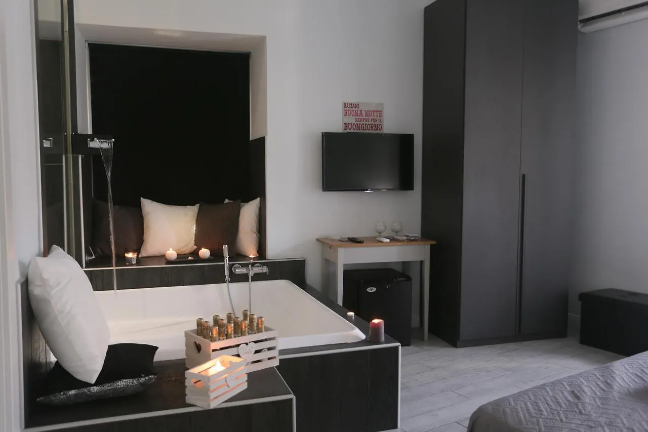 Esposito Plaza- Rooms & Suite Naples Guest house