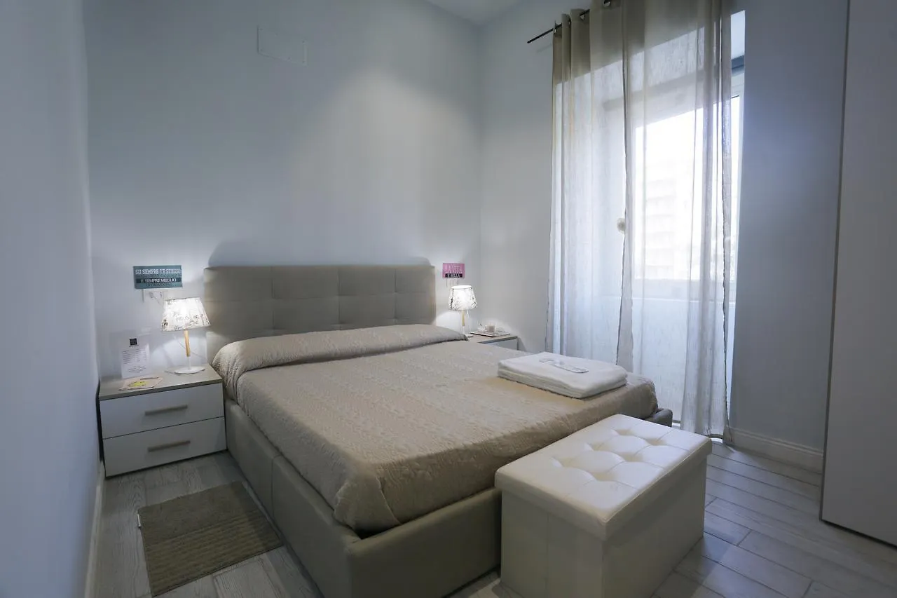 Guest house Esposito Plaza- Rooms & Suite Naples Italy