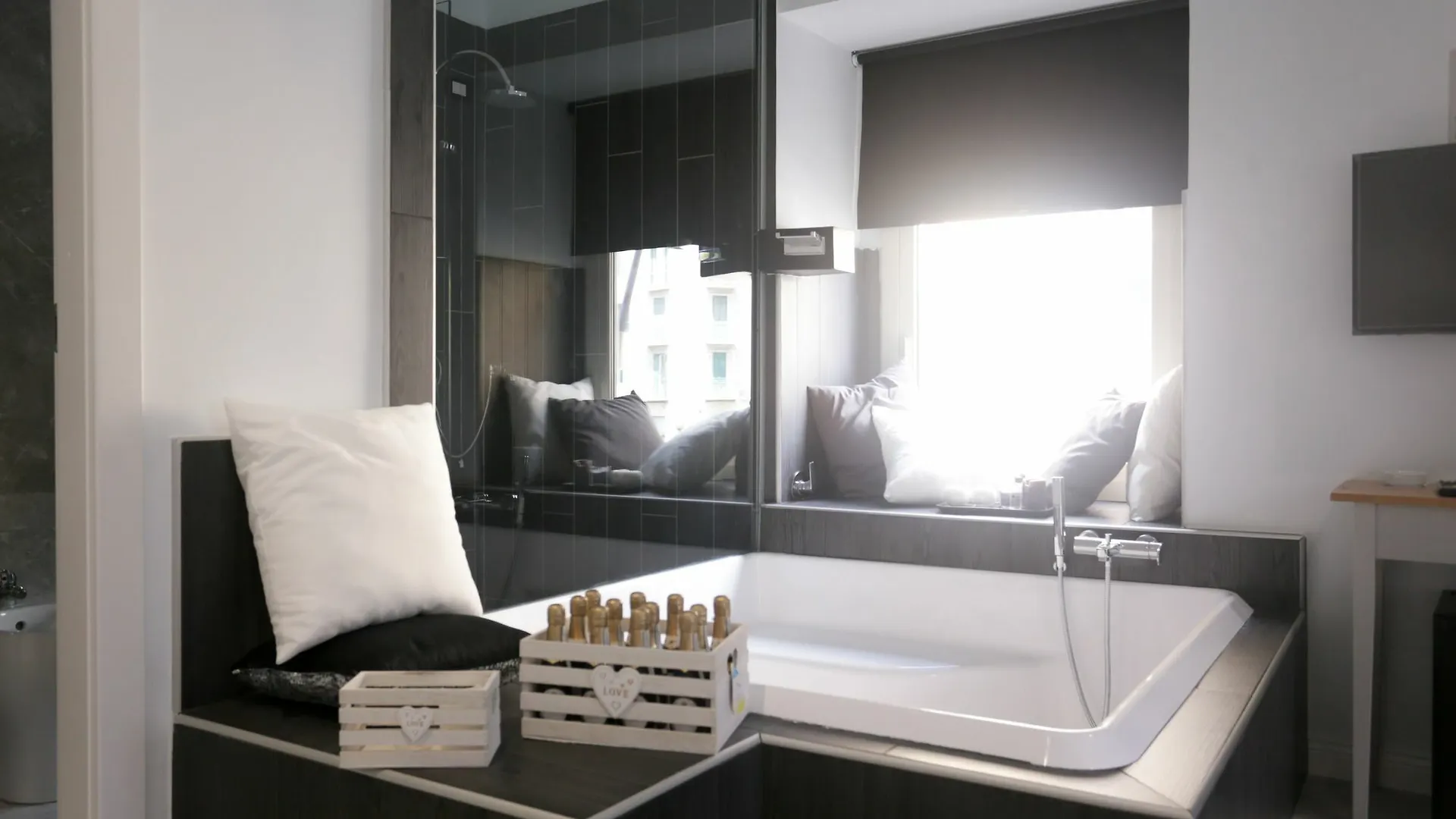Esposito Plaza- Rooms & Suite Naples